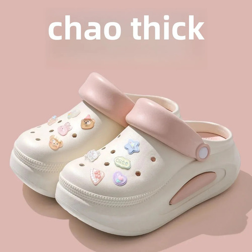 Zapatos Con Agujeros De Dibujos Animados De Fondo Grueso Par
