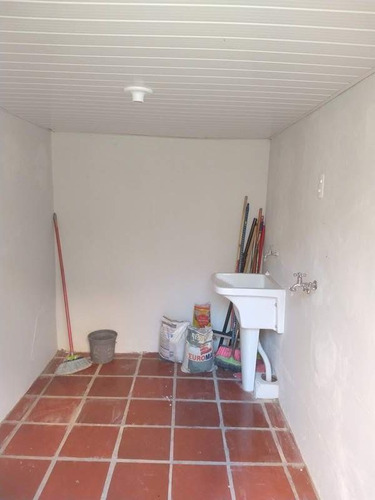 Imagem 8 de 11 de Kitnet Com 1 Dormitório Para Alugar, 25 M² Por R$ 850,00/mês - Centro - Ponta Grossa/pr - Kn0022
