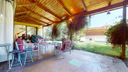 200 M2 Y Piscina (64308)