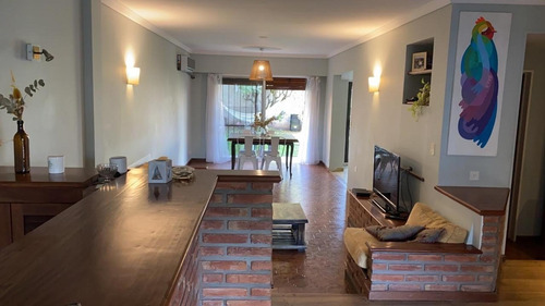 Imagen 2 de 29 de Muy Lindo Chalet 3 Pl 6 Amb C/av Y Dardo Rocha