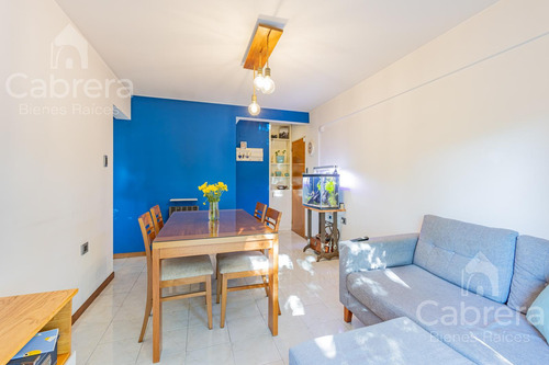 Venta Departamento De 2 Dormitorios Con Cochera En La Plata.