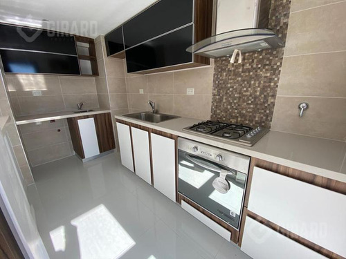 Departamento En Venta De 2 Ambientes A Estrenar, Edificio Damar Ix, En Zona Plaza Mitre