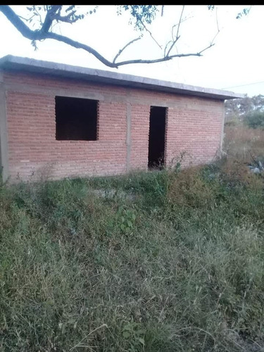 Terreno Esquina Más Construcción De 32m2 A Terminar ,