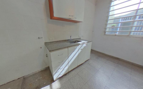 Depósito Oficinas Galpon Edificio Comercial Polo Audiovisual Productoras Tecnología Ideal Pick Up Con Montacargas Todos Medios Locomoción Chacarita 7 Baños Luminoso Alquiler Chacarita