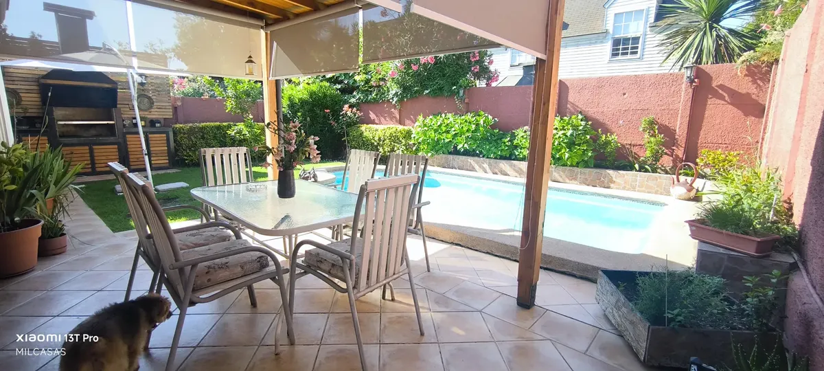 Imagen 4 de 27 de Casa Con Piscina, Quincho Y Un Entorno Lleno De Vida
