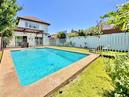 Casa Venta 5 Dormitorios, 5 Estacionamientos Y Piscina Ñuñoa