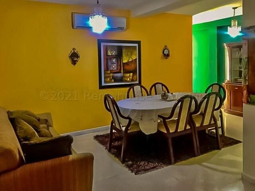 Imagen 5 de 7 de Townhouse En Venta En Buena Zona De La Puerta Maraven