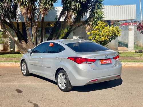 Imagem 4 de 14 de Hyundai Elantra 2014