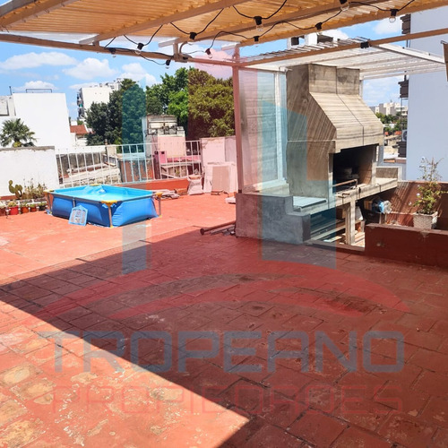 Venta Ph De 2 Ambientes Amplios- Terraza Y Parrilla En Flores