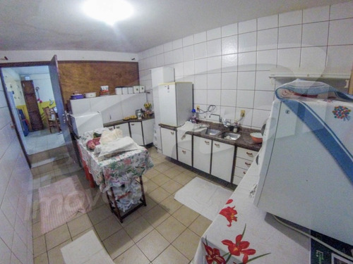 Casa Muito Ampla Em Localização Privilegiada, Contendo 4 Dormitórios, Sendo 2 Suítes, Todos Os Cômodos Grandes E Confortáveis. - 3578471v