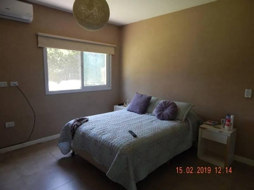 Venta - Casa Estilo Moderno De 210 M2 Bayugar Negocios Inmobiliarios