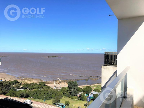 Vendo Penthouse Dúplex, 3 Dormitorios, 2 Baños, Garaje Para Un Auto, Malvín.