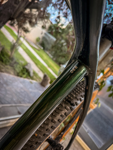 Bicicleta Scott Scale 930 Carbono 2023/2024 Verde Oliva Tornasol L (Usado)