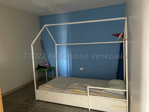 Imagen 4 de 19 de Claudia Lopez Vende Edificio En Catia Mls #22-23270