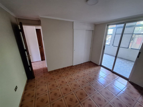 Casa En Venta De 8 Dorm. En Macul