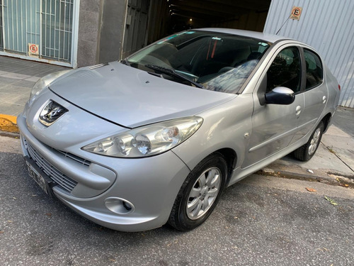 Peugeot 207 1.4 Sedan Xs