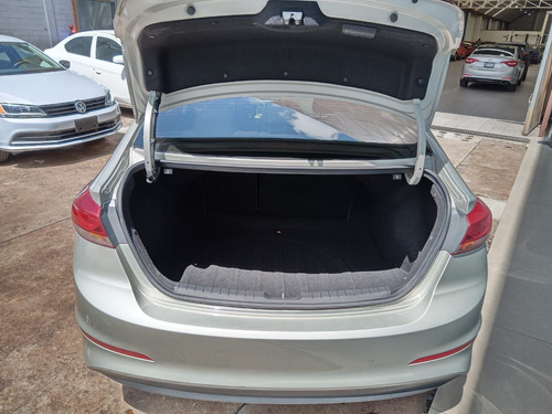 Imagen 6 de 9 de Hyundai Elantra 2018 2.0 Gls Premium At