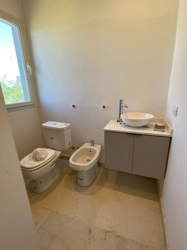 Casa Minimalista En San Ramon