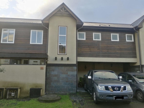 Casa En Venta De 3 Dorm. En Pucón