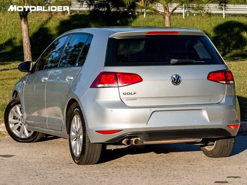 Imagen 8 de 13 de Volkswagen Golf Comfortline Tsi Mt | Permuta / Financia