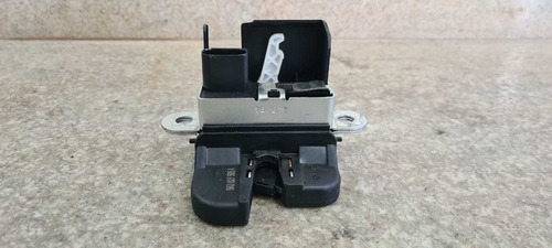Imagem 2 de 5 de Fechadura Elétrica Porta Malas Vw Jetta Variant 08 Até 17