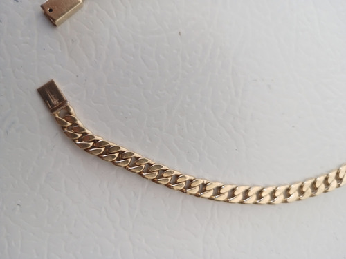 Pulsera En Oro 10k Tipo Barbada Pesa 14 G Mide 22 Cm Dorado (Usado)