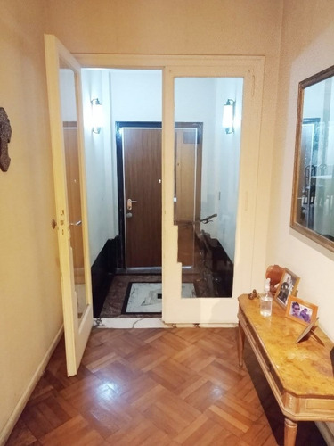 Imagen 2 de 14 de Casa De 5 Ambientes Y Cochera.