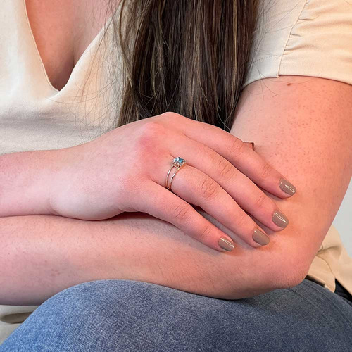 Anel De Grau Em Ouro 18k Com 18 Pontos De Diamante Aro 23