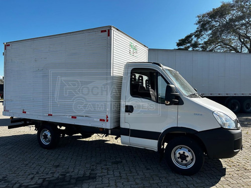 Iveco Daily 35s14 Ano 2015 Com Baú De 3,90 Mt