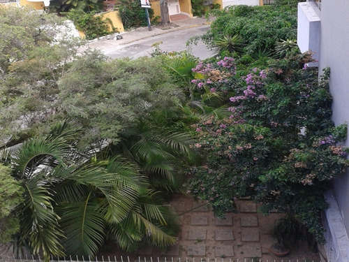 Apartamento En Venta Urb. Las Palmas C-18746