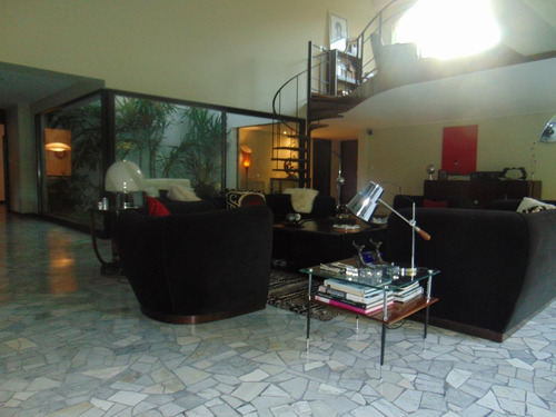 Imagen 8 de 30 de Casa En Venta . 5 Dormitorios- Las Lomas-jockey- Única
