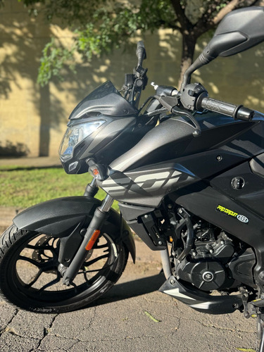 Rouser Ns 200