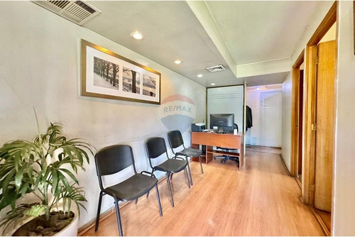 Amplio Local Comercial U Oficina En Manquehue Sur