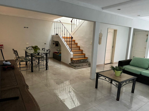 Venta Casa, Villa Ballester, 6 Ambientes, Pileta