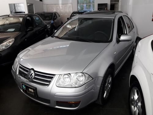Volkswagen Bora Trendline 2.0 Con Gnc 5ta G 2010