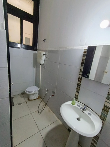Habitación Individual Amplia Y Con Heladera Disponible En Hogar Estudiantil Zona Centro-b.sur!l