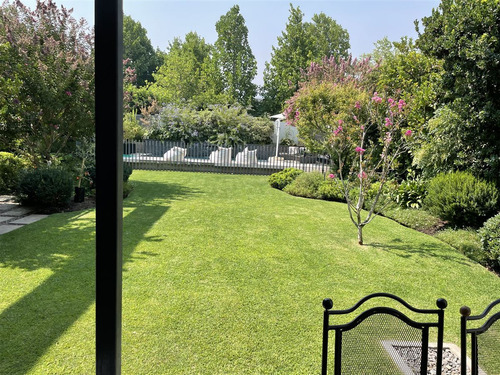 Casa En Venta De 5 Dorm. En Lo Barnechea
