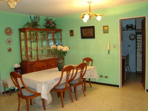 Los Chorros Edificio Comercial En Venta Mls #25-21914 Sl