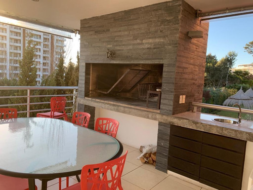 Imagen 6 de 13 de Apartamento Parada 18 De La Mansa Con Vista Al Mar, Excelente Ubicacion