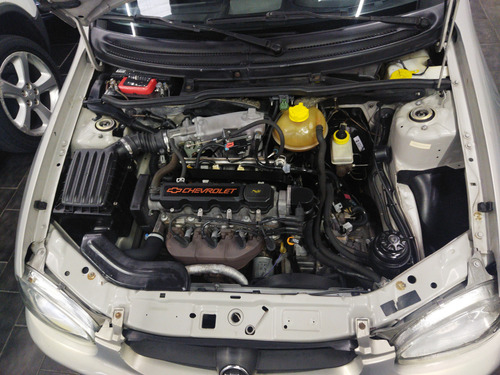 Chevrolet Corsa Classic 1.6 Super 4p AUTOMÁTICO