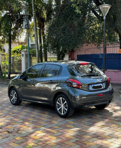 Peugeot 208 1.6 Feline
