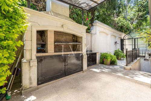 Venta Casa De 8 Ambientes Con Pileta , Jardín Y Parrilla - San Isidro