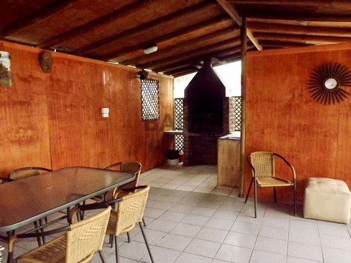 Casa En Venta En Olmué Con Piscina Y 2 Quinchos
