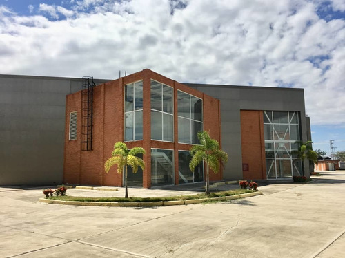 Imagen 3 de 12 de Yohandys Castillo Vende Complejo Industrial De Galpones