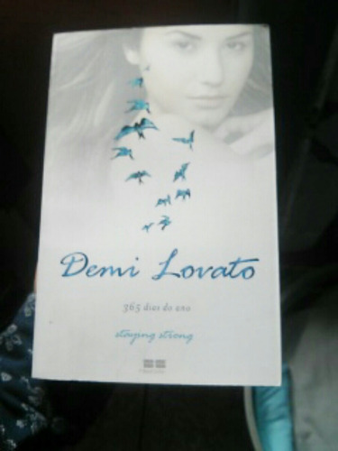 Livro Demi Lovato 365 Dias Do Ano
