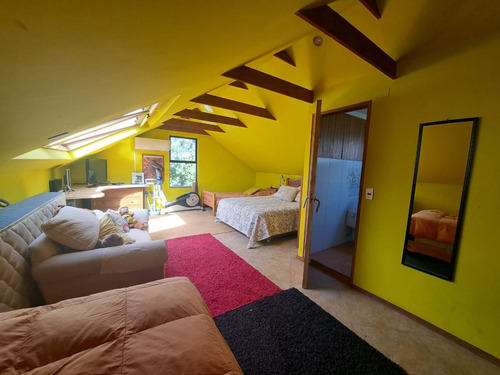 Casa Estilo Chilena, Con Magestuoso Jardin Dentro Del Mejor