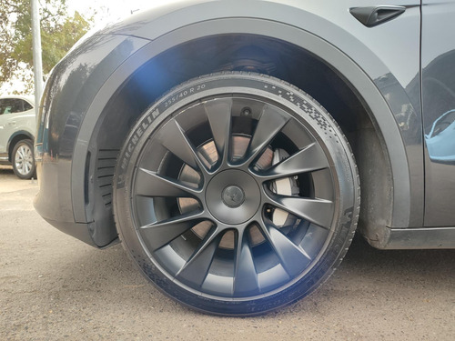 Tesla MODEL Y LONG RANGE DUAL MOTOR 4WD