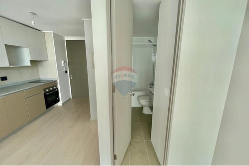 Estudio Nuevo Con Amplio Balcón En Ñuñoa, Piso 4