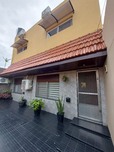 Departamento Tipo Casa En Venta En Remedios De Escalada Oeste