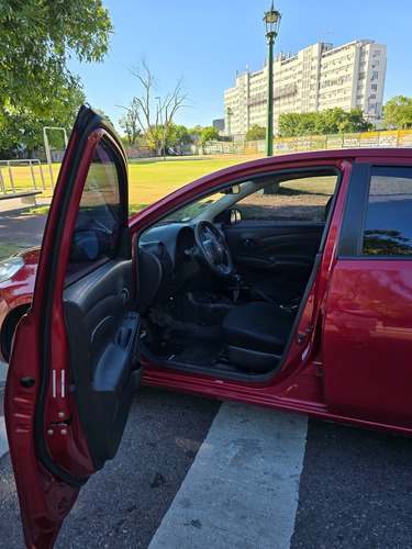 Nissan Versa 1.6 Visia Mt